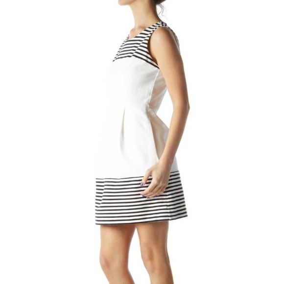 💫 MADEWELL | White Striped Black Pleated Afternoon Day Dress - Picture 2 of 8